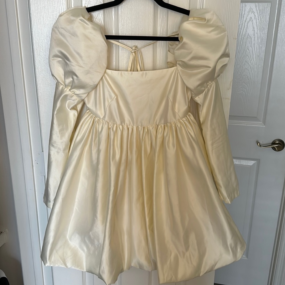 Rosedress white puff sleeve dress!